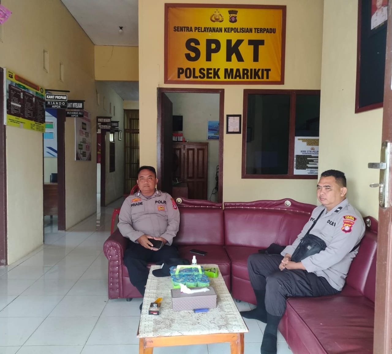 Tingkatkan Keamanan Penjagaan Mako, Personil Polsek Marikit Stand by di Mako.