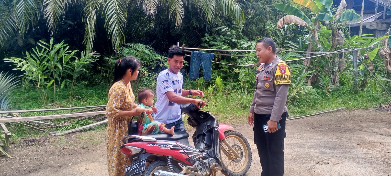 BHABINKAMTIBMAS POLSEK KATINGAN HULU SAMBANGI WARGA.