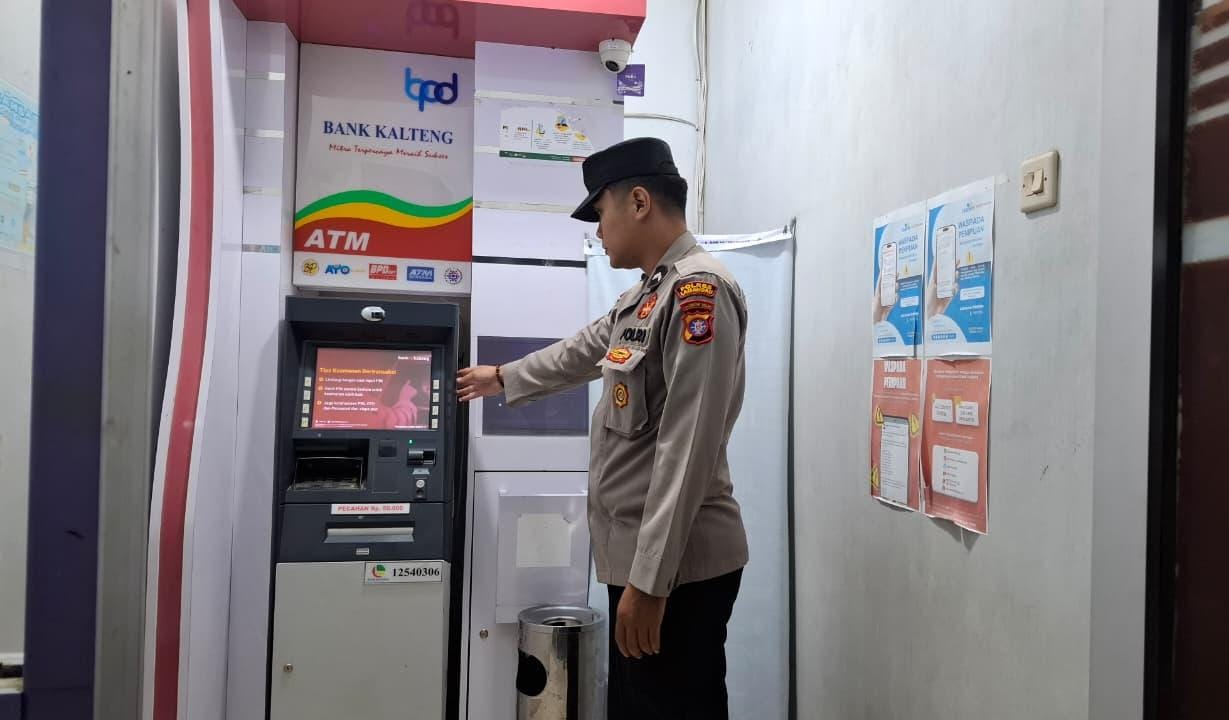Piket Polsek Patroli dimalam hari ke Perbankan Atm