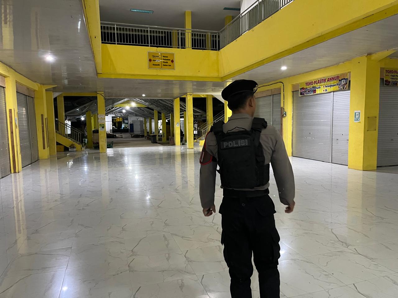 Sat Samapta Laksanakan Sambang Ke Pertokoan