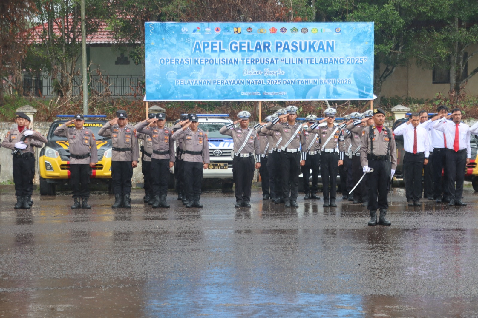 Kapolres Lamandau Pimpin Apel Gelar Operasi Kepolisian Terpusat “Lilin Telabang 2025”