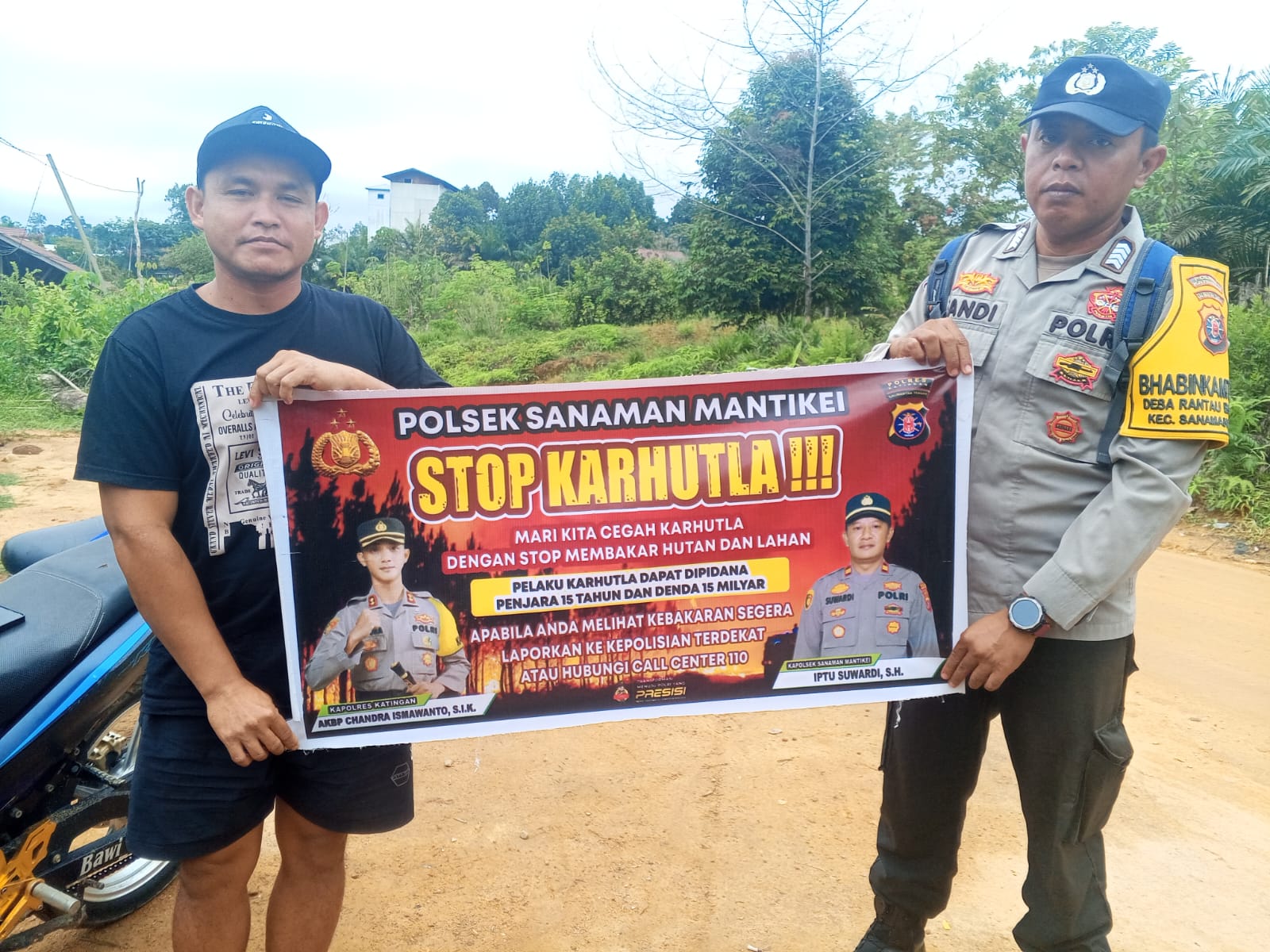 Cegah Kebakaran Hutan dan Lahan Bhabinkambtibmas Polsek Sanaman Mantikei Sosialisasi Karhutla