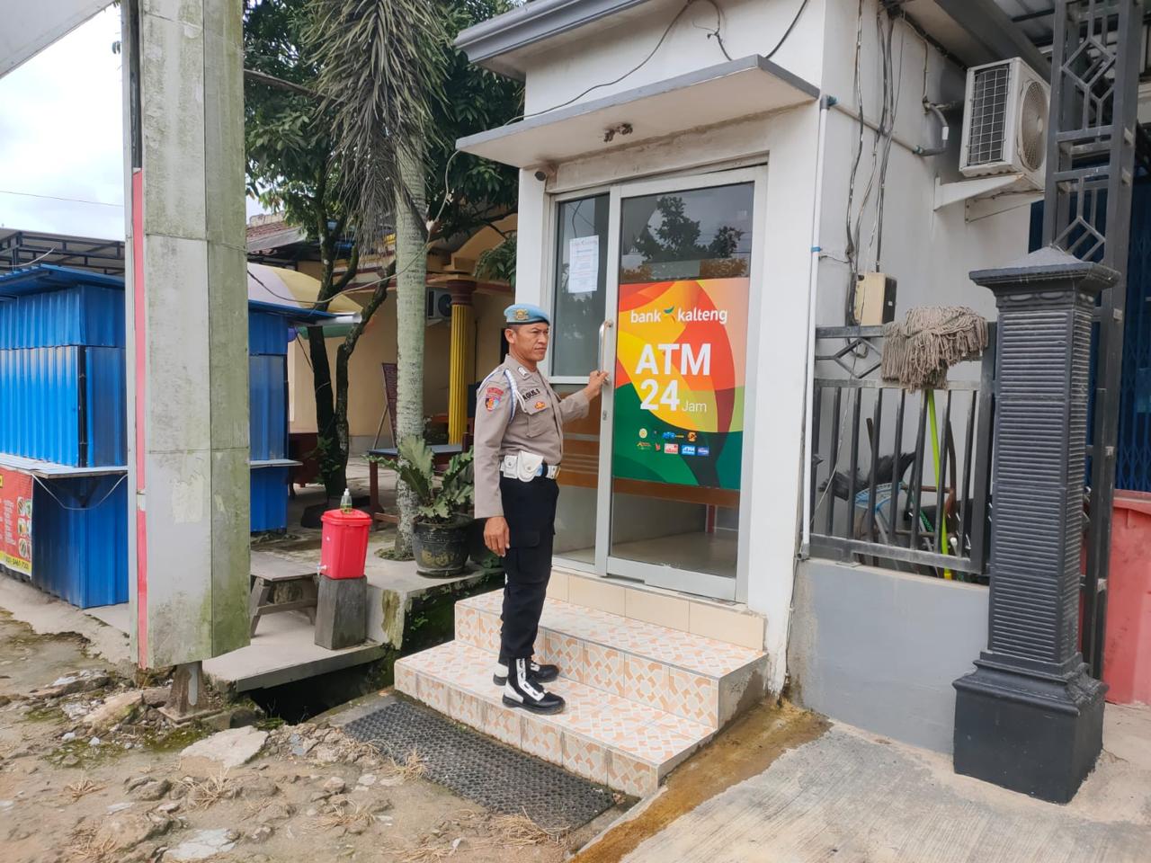 Piket Polsek Patroli ke Perbankan Atm