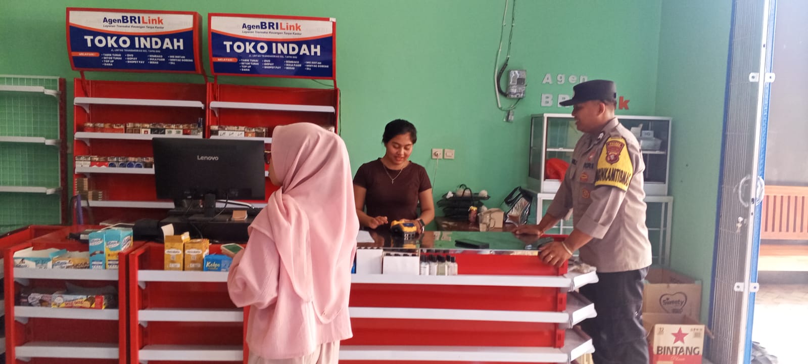 Piket Polsek Lamandau Silaturahmi Ke Pedagang