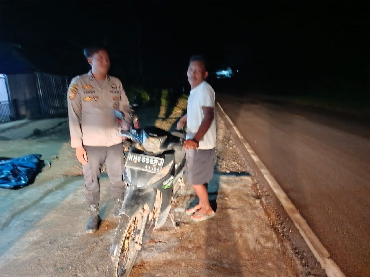 Piket Polsek Lamandau Sambangi Warga, Imbau Pengendara Lebih Berhati-hati di Jalan