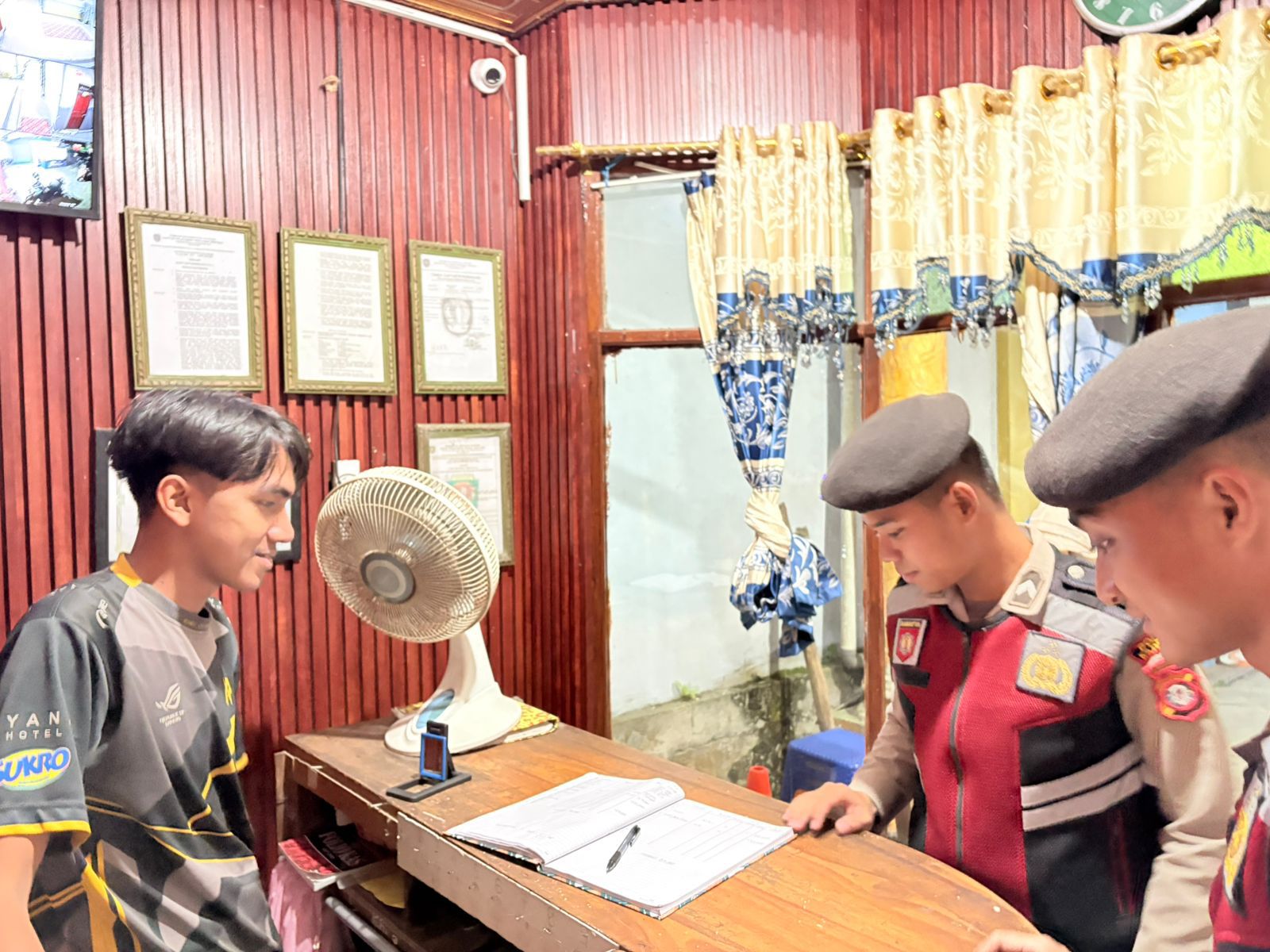 Sat Samapta Polres Katingan Melaksanakan Patroli dan Himbauan Kamtibmas di Malam Hari