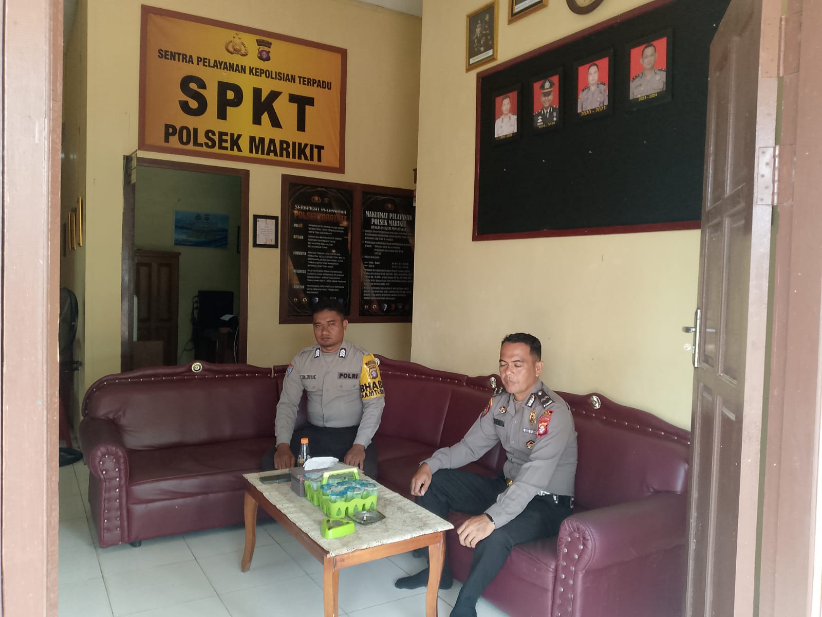 Personil Polsek Marikit Stand By di Mako Penjagaan.