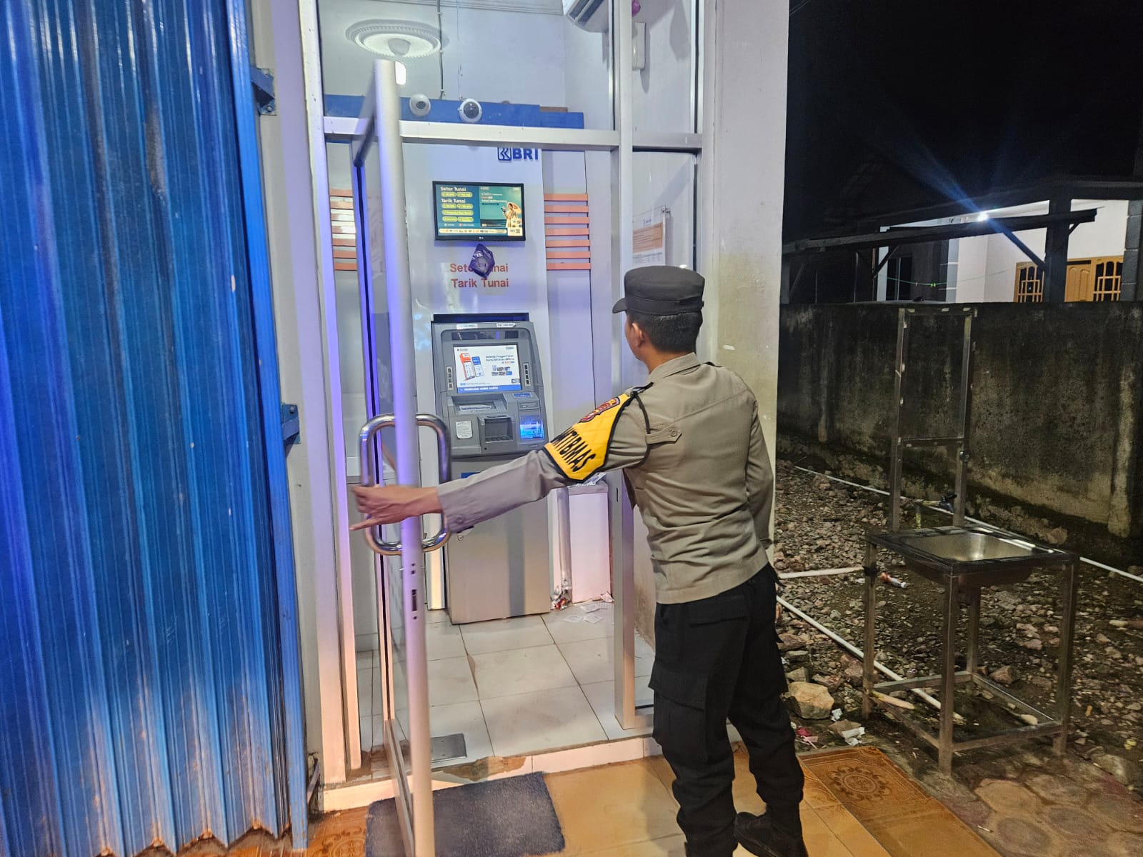Piket Polsek Patroli ke Perbankan Atm