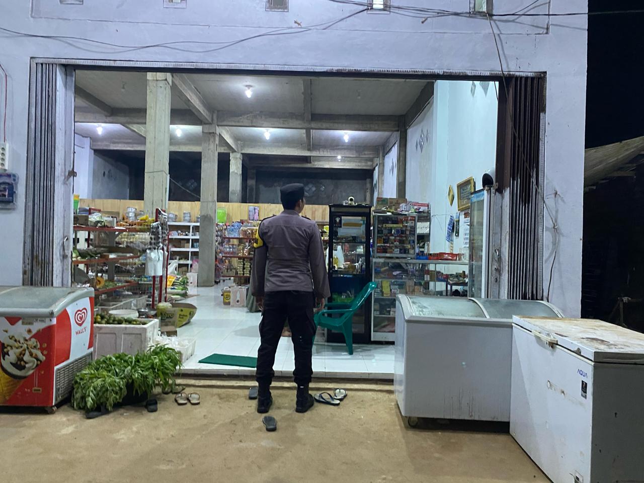 Piket Polsek Delang Silaturahmi Ke Masyarakat