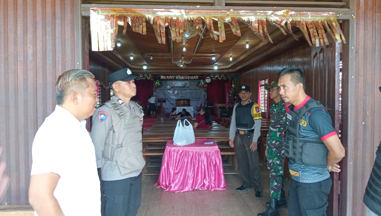 Amankan Hari Natal, Pers Polsek Marikit dan Koramil 1019-05 Tbg. Hiran Laks PAM.