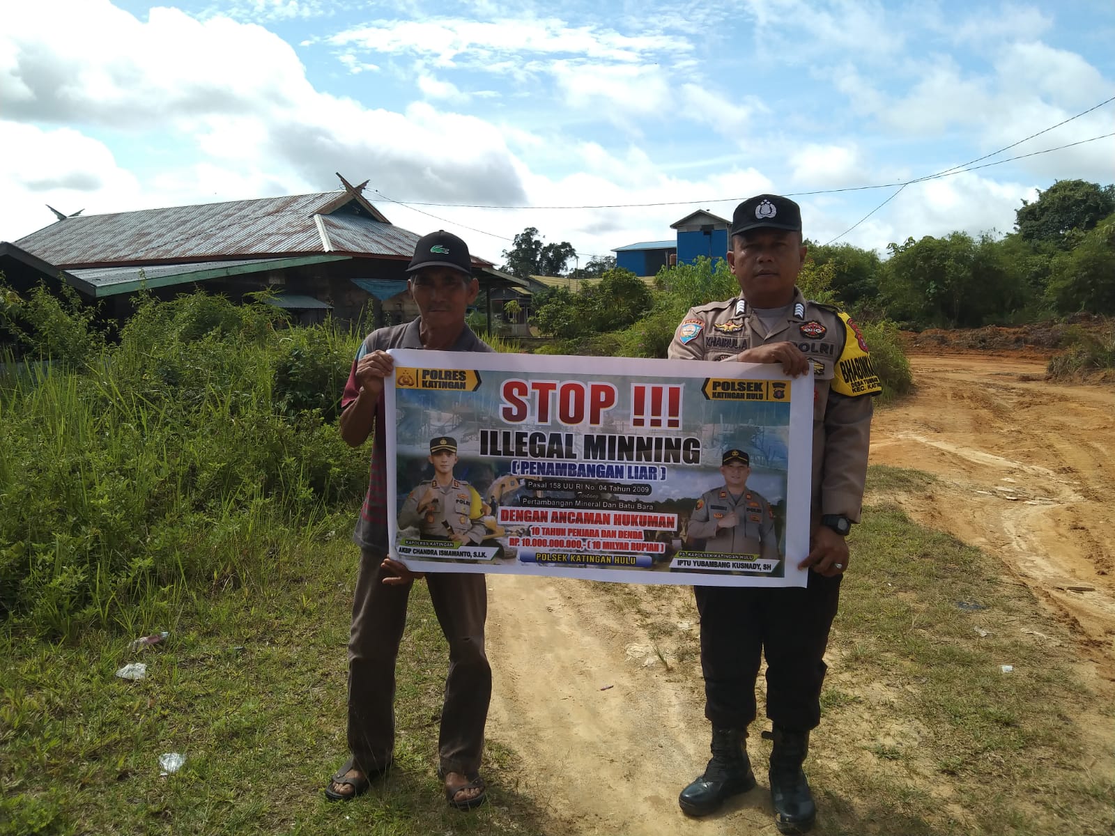 ‎Upaya pencegahan Penambangan Emas Tanpa Ijin (PETI) di Kecamatan Katingan Hulu dan Bukit Raya, Bhabinkamtibmas sosialisasi kepada masyarakat.‎