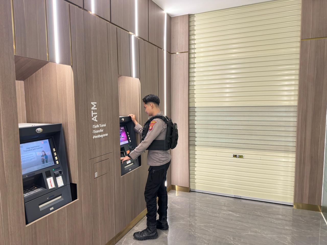Piket Samapta melaksanakan Patroli di Objek-objek Vital Bank ATM