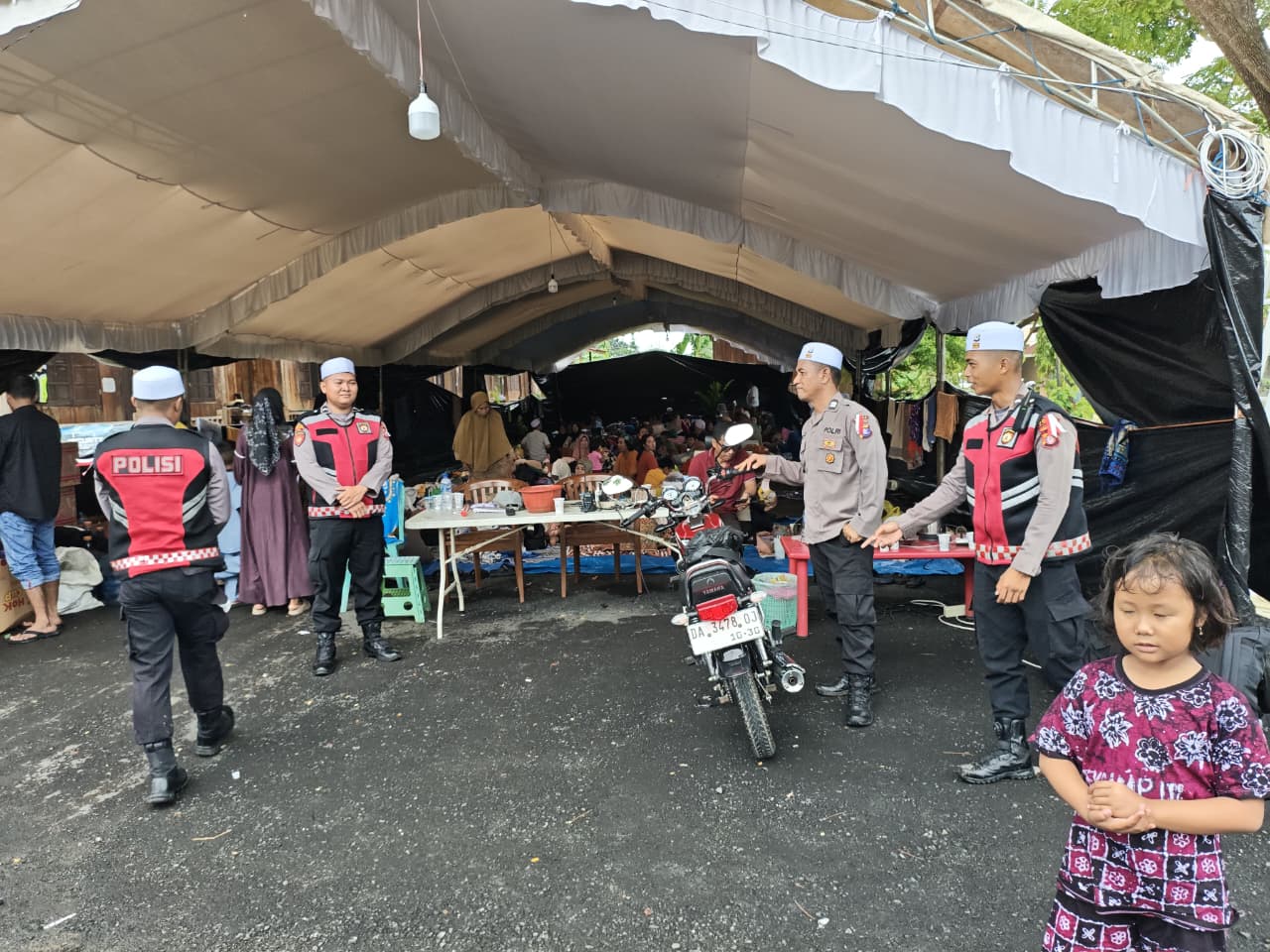 Polda Kalteng Sediakan Dua Randurlap dan Berikan Layanan Kesehatan Gratis untuk Jamaah Haul Guru Sekumpul di Kalsel