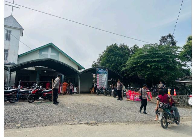Polsek Teweh Timur Amankan Ibadah Natal di Empat Gereja, Situasi Kondusif