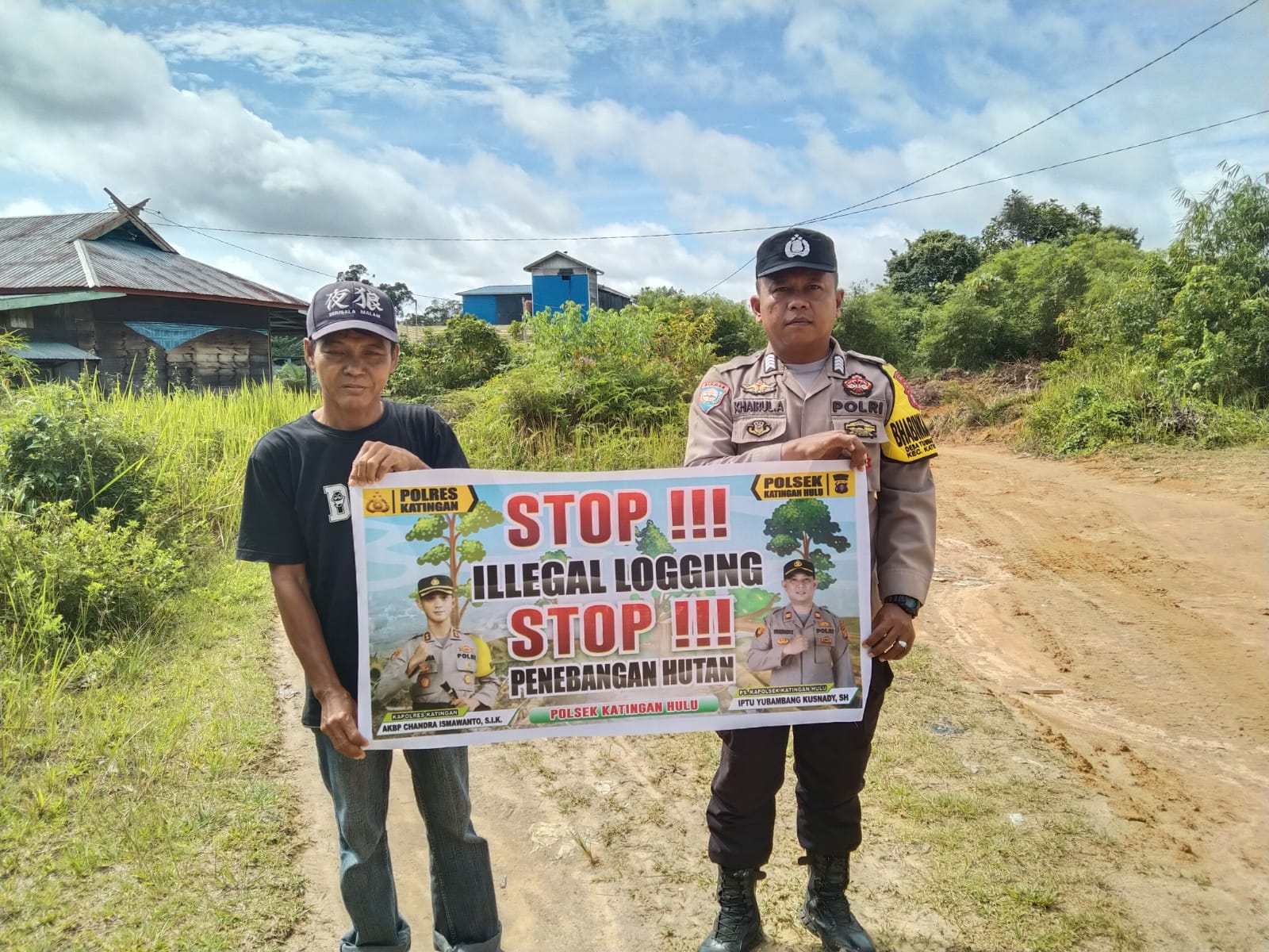 Upaya Pencegahan Penebangan Hutan secara Liar (Ilegal Logging), Bhabinkamtibmas sosialisasi kepada masyarakat.