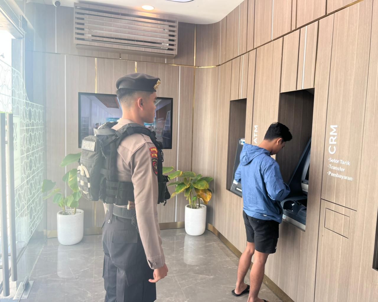 Meningkatkan Keamanan Obyek Vital Sat Samapta Polres Katingan Laksanakan PAM Bank