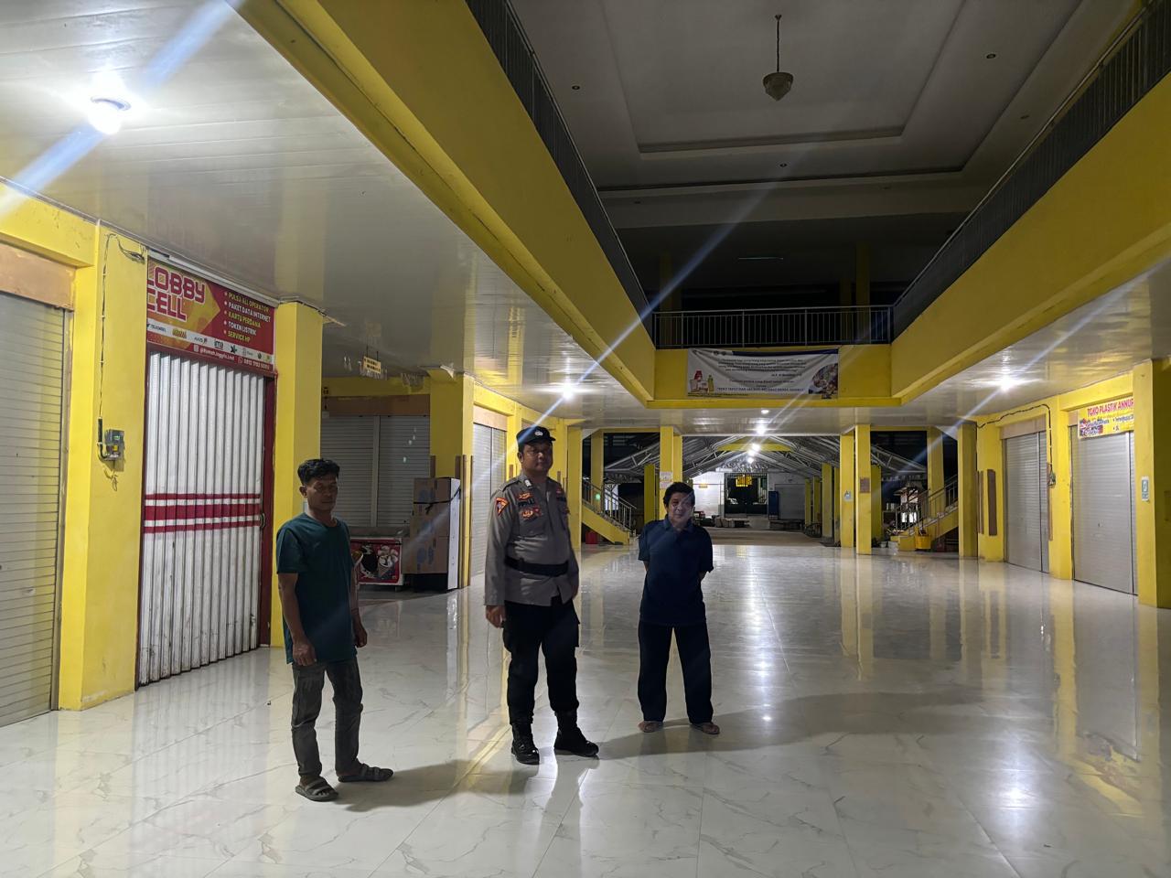 Personil Piket Polsek Bulik Laksanakan Patroli Pertokoan