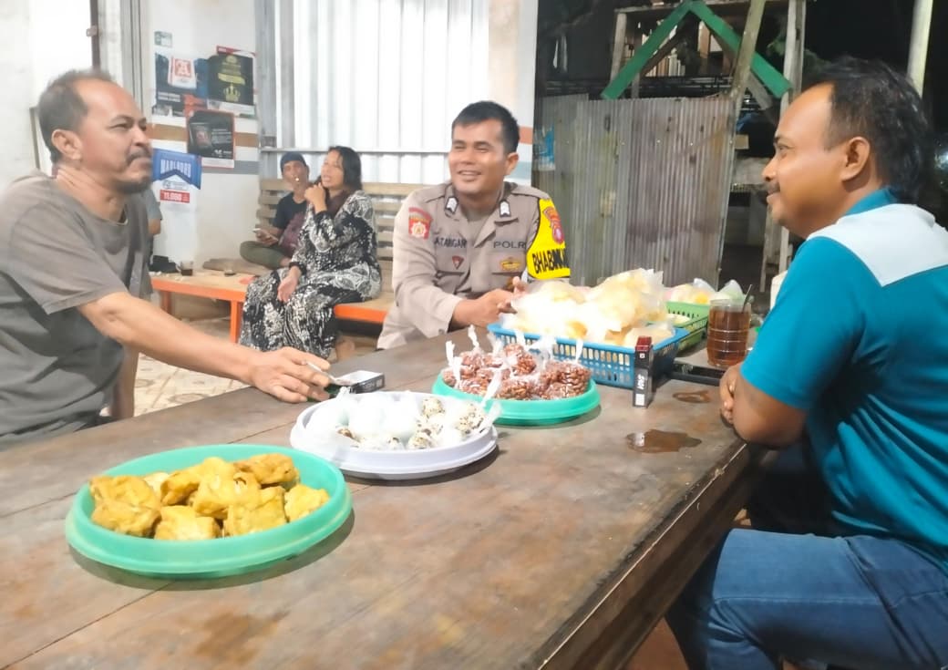 Wujudkan Kedekatan Dengan Warga, Bhabinkamtibmas Silahturahmi Dan Sambangi Warga Binaanya