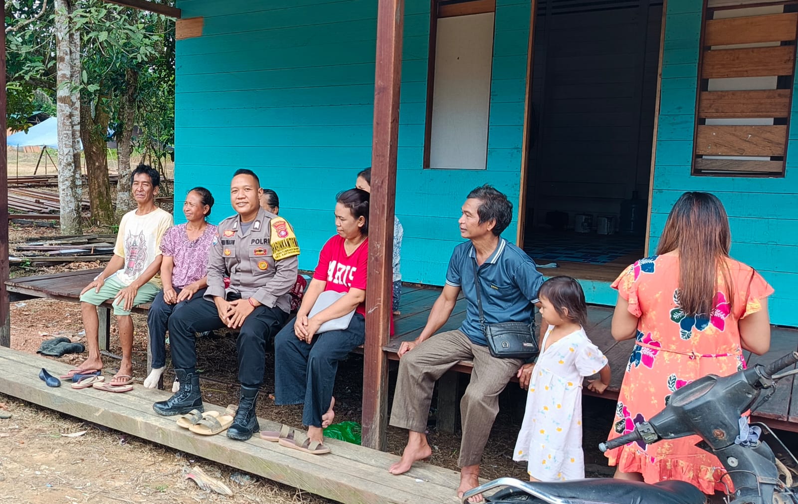 BHABINKAMTIBMAS POLSEK KATINGAN HULU SAMBANGI WARGA.