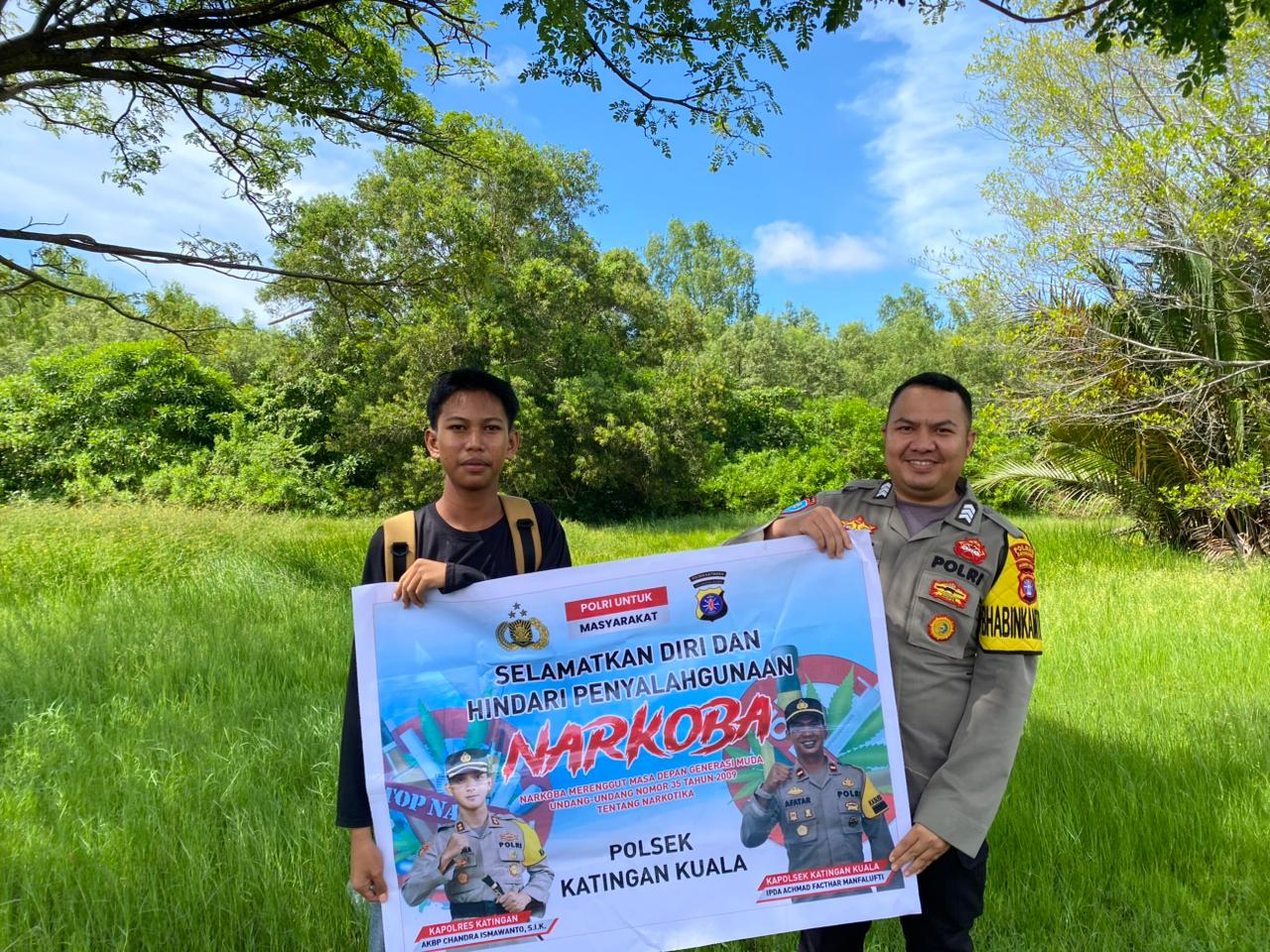 Sampaikan pesan Kamtibmas, Bhabinkamtibmas Polsek Katingan Kuala sambangi Warga.