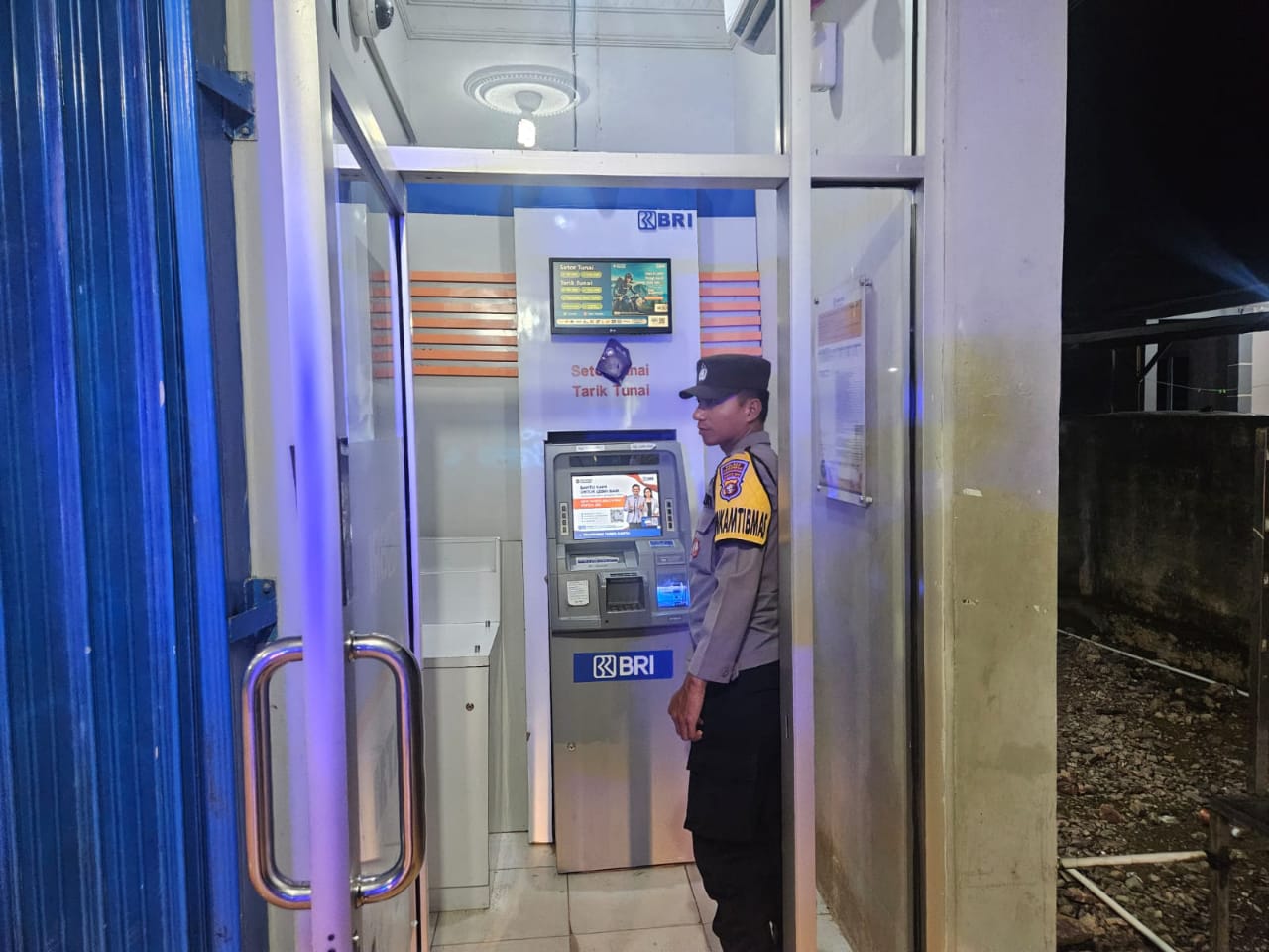 Piket Polsek Patroli ke Perbankan Atm