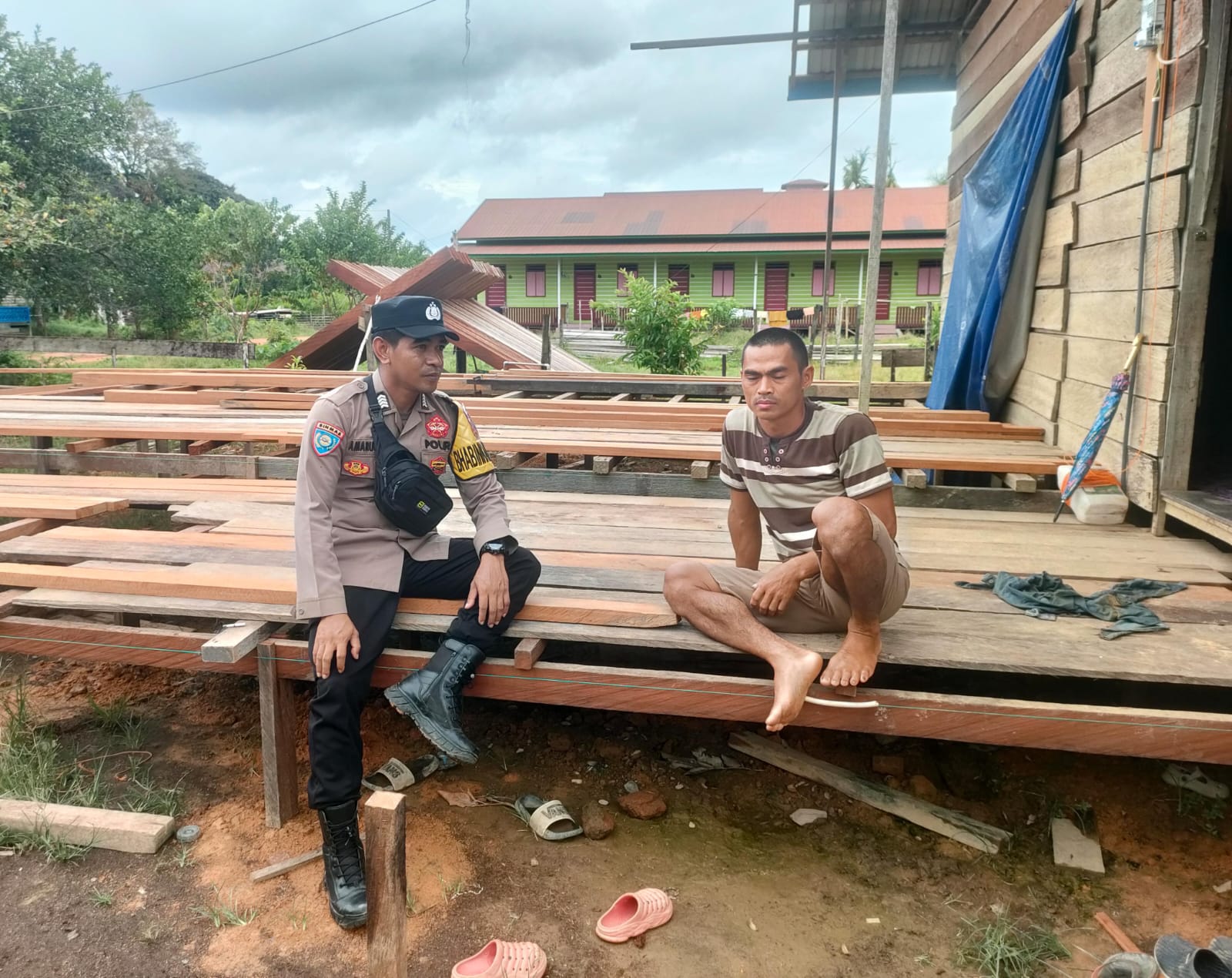 Cooling System Bhabinkamtibmas Polsek Marikit Sambang dan Sosialisasi untuk Wujudkan Situasi Kondusif.