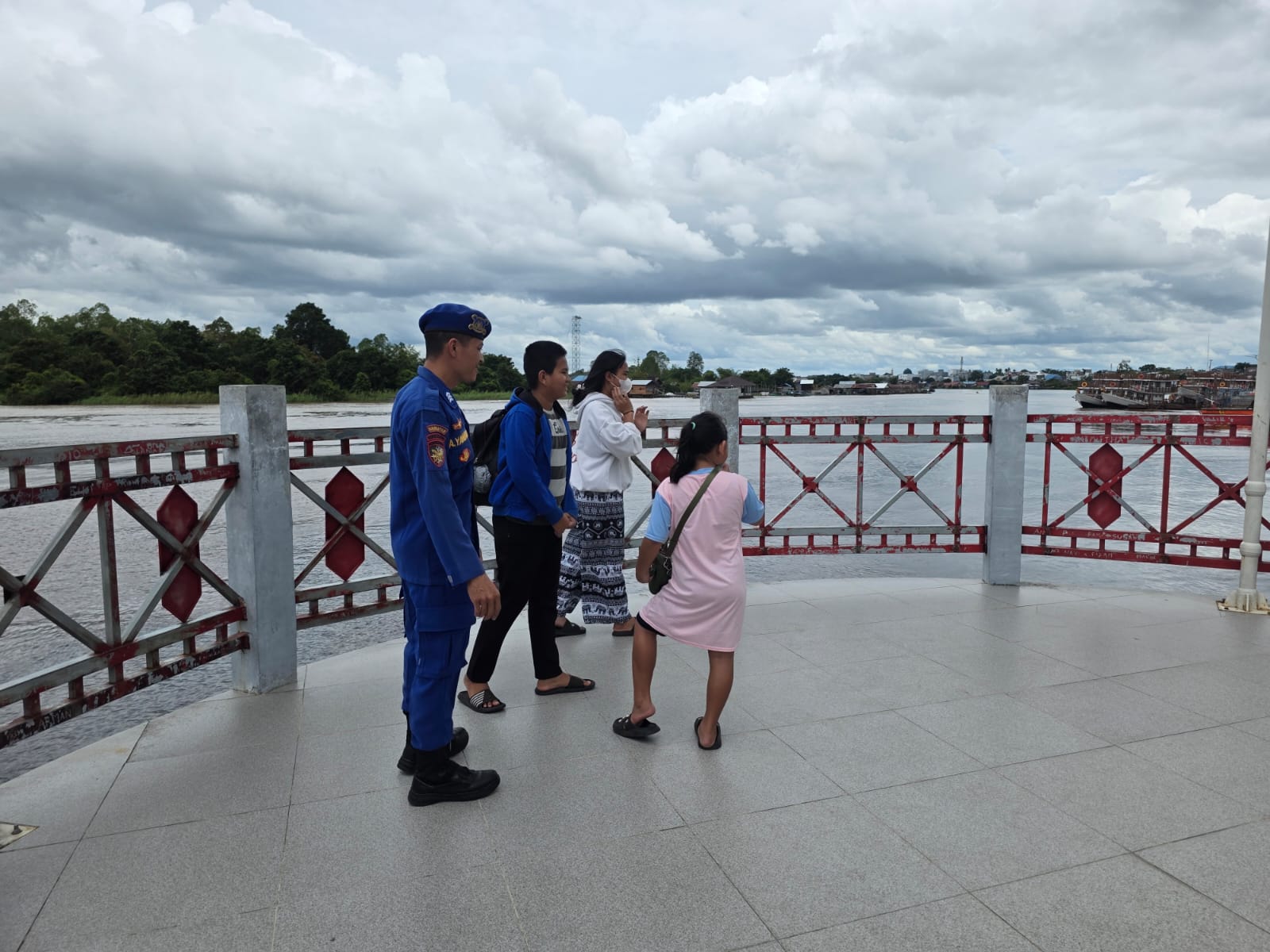 Ditpolairud Polda Kalteng Sambangi Masyarakat, Berikan Edukasi tentang Bahaya Terorisme dan Pam Wisata