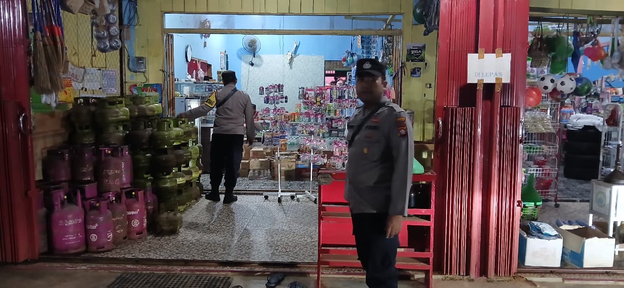 Piket Polsek Lamandau Silaturahmi Ke Pedagang