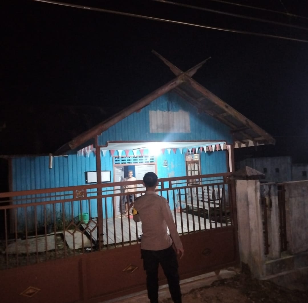 Piket Polsek Delang melaksanakan Silaturahmi ke warga masyarakat