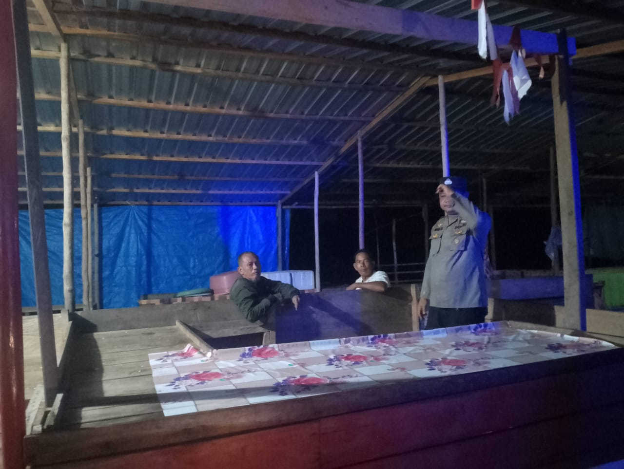 Piket Polsek Bulik melaksanakan sambang dan Silaturahmi kemasyarakat