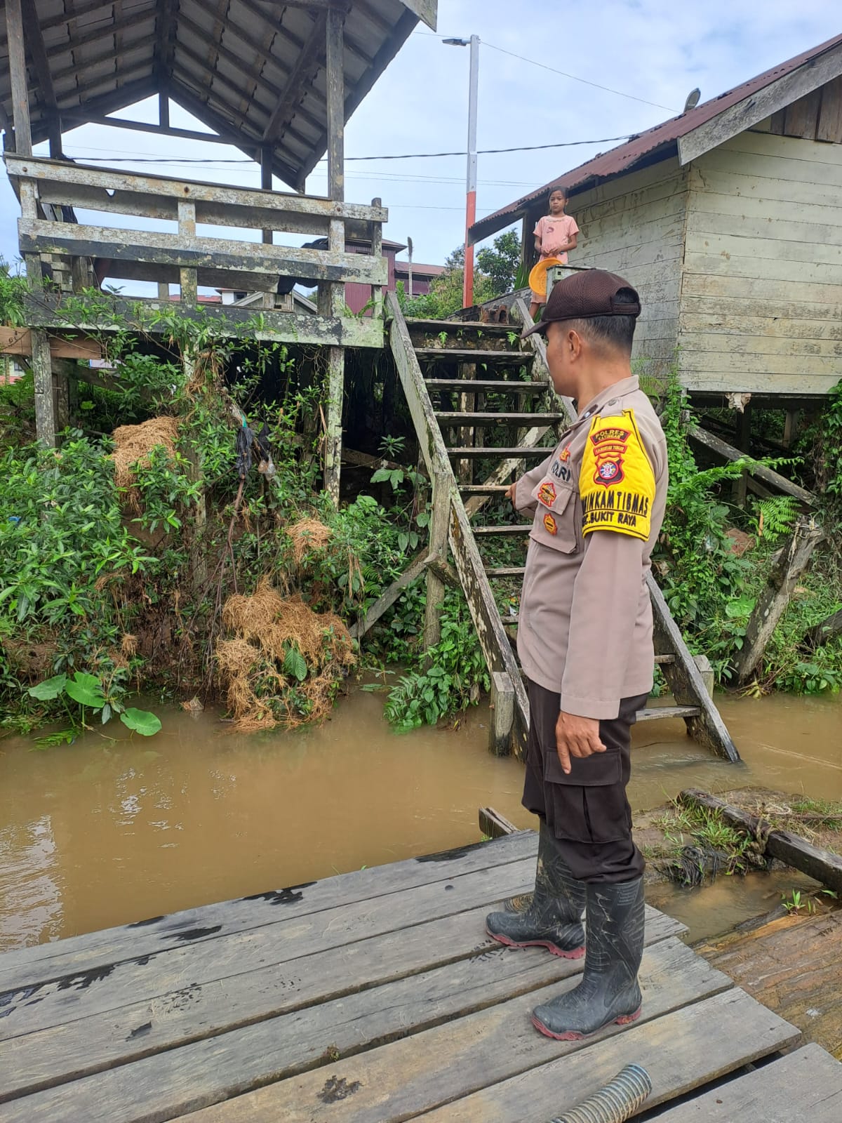 Debit Air terpantau normal , Polsek Katingan Hulu dan Bukit Raya Imbau Warga agar tetap selalu waspada.