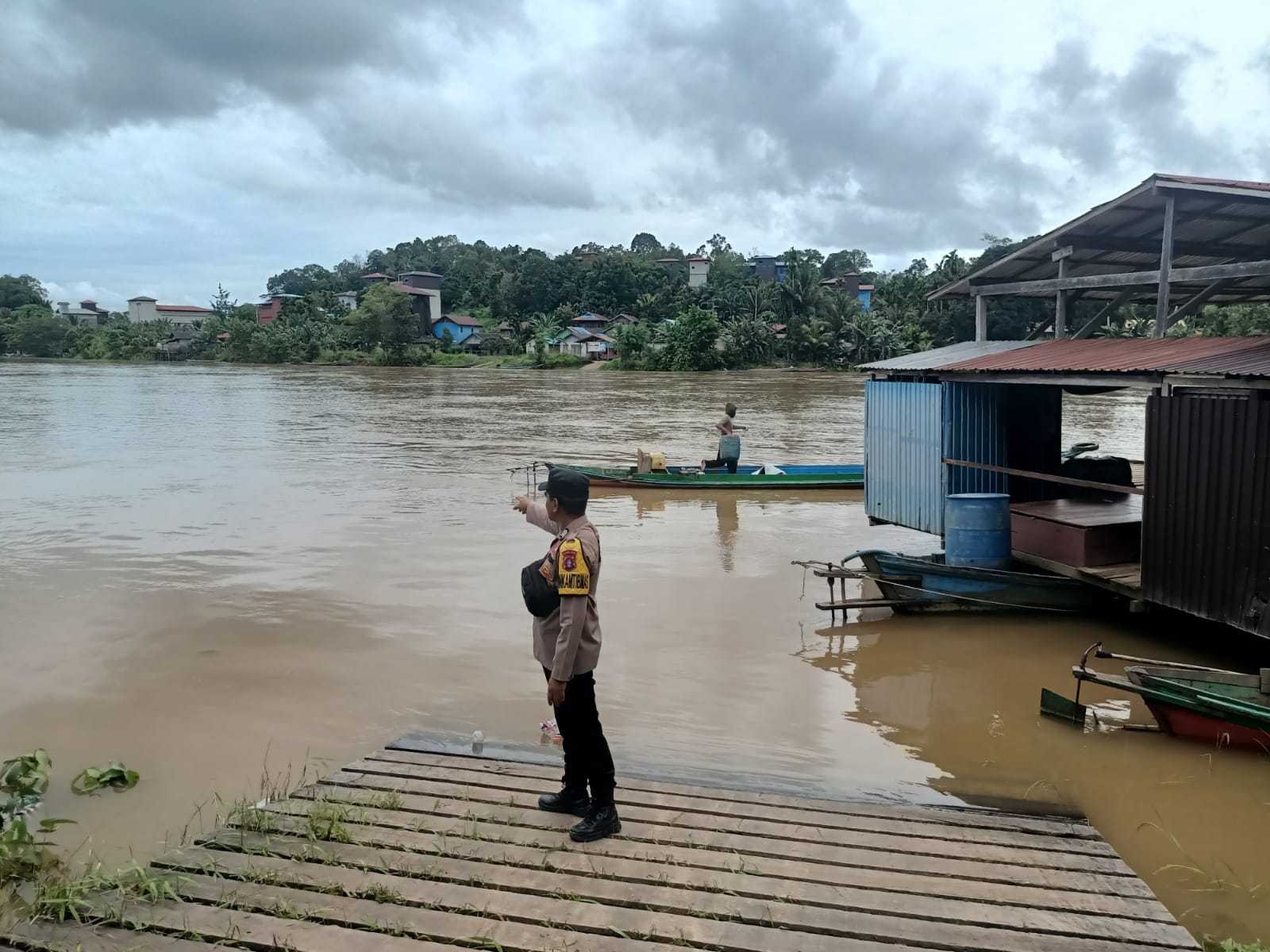 *Monitoring Debit Air DAS Katingan, Polsek Marikit Pastikan Kondisi Aman dan Terkendali.*