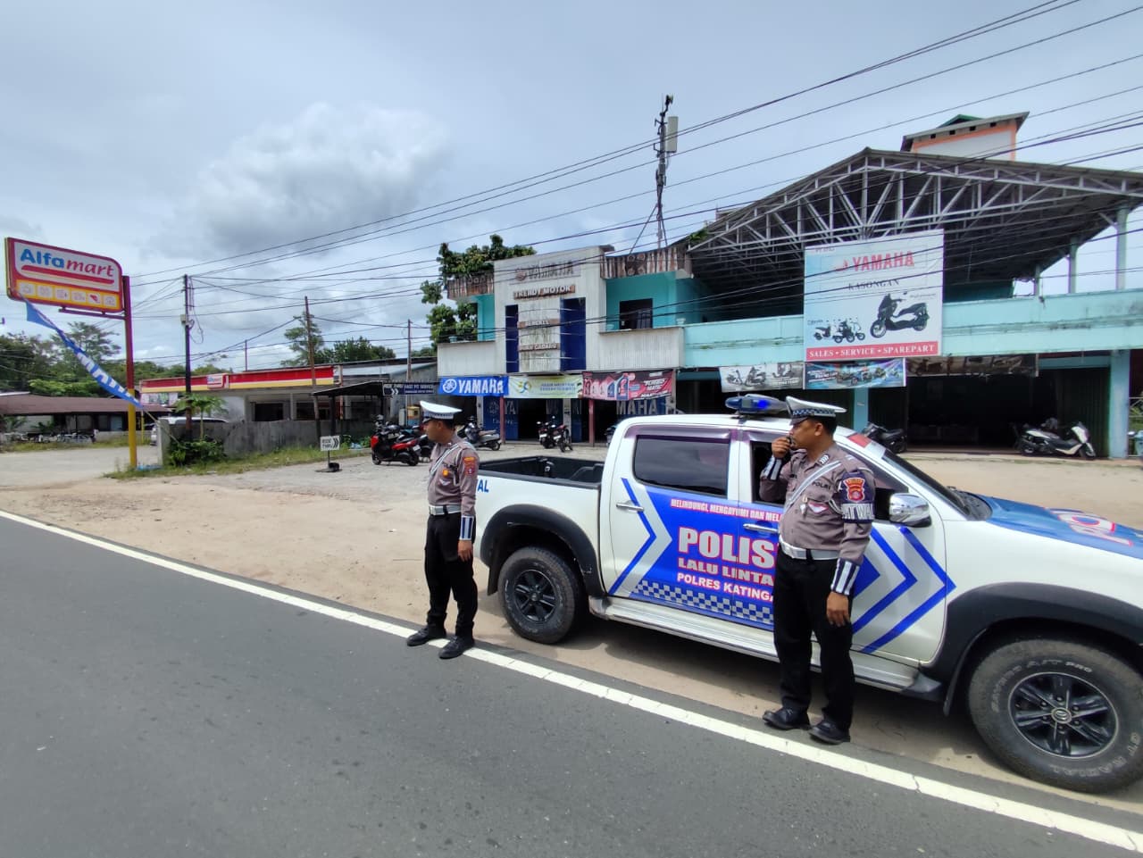 *PENLING, Satlantas Polres Katingan Penyuluhan Keliling Kepada Para Pengendara*