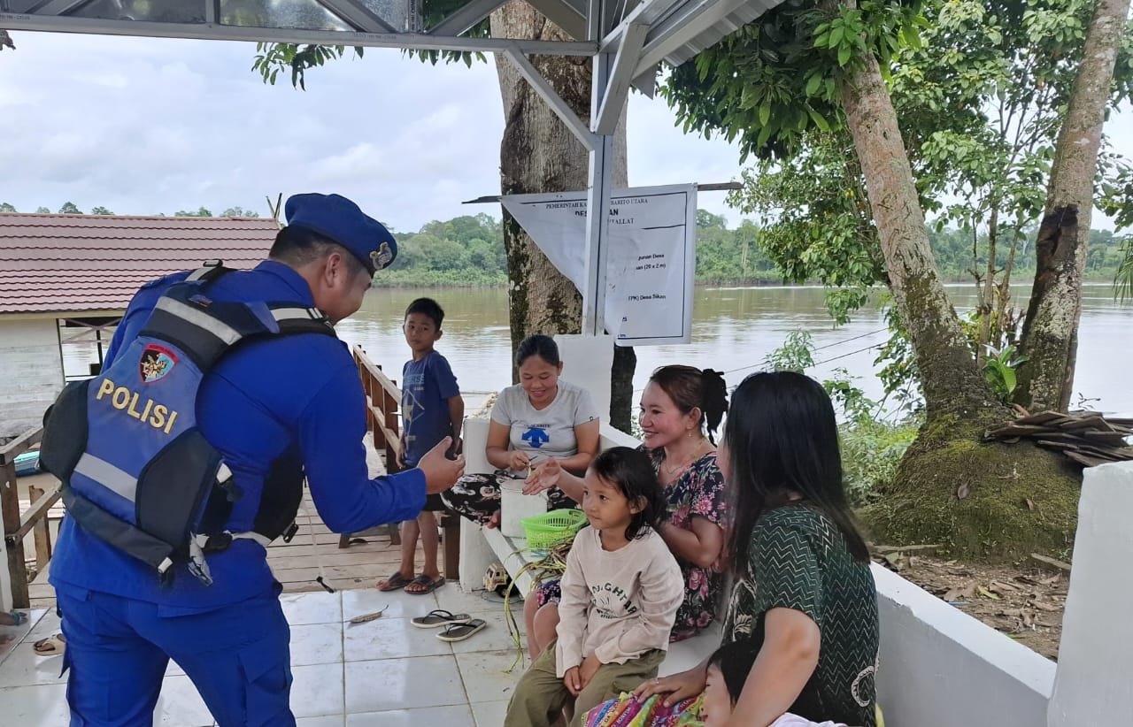 ‎Ditpolairud Sambangi Desa Nelayan Binaan Untuk Meningkatkan Keamanan dan Kesadaran Hukum