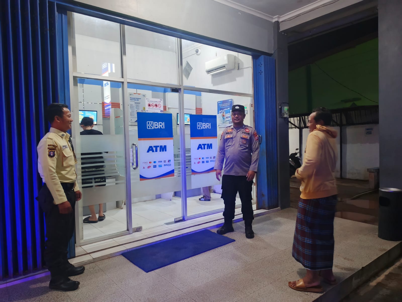 Polsek Bulik Patroli Sambangi Satpam Bank