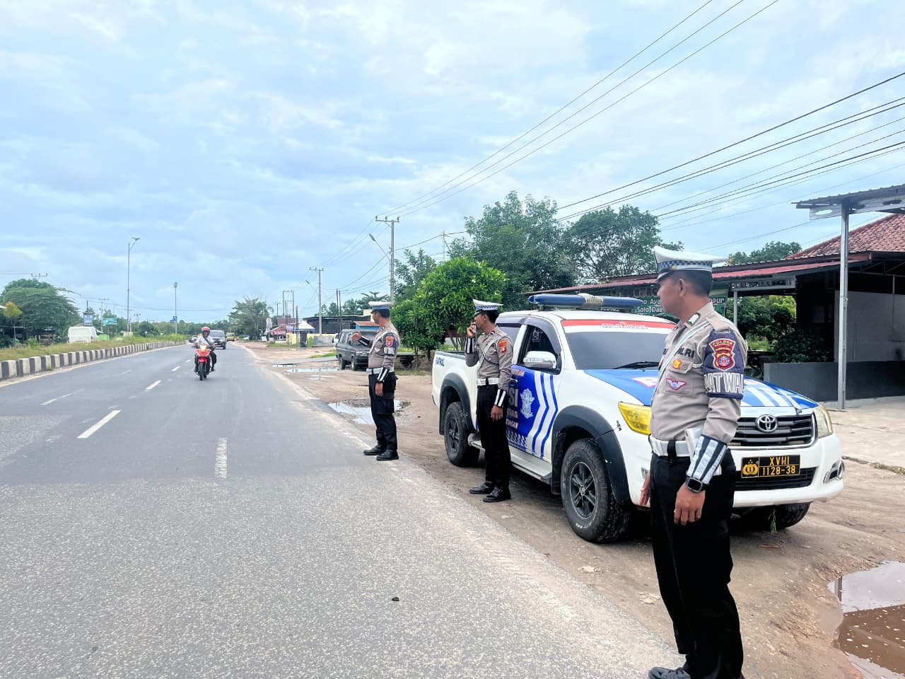 *PENLING, Satlantas Polres Katingan Penyuluhan Keliling Kepada Para Pengendara*