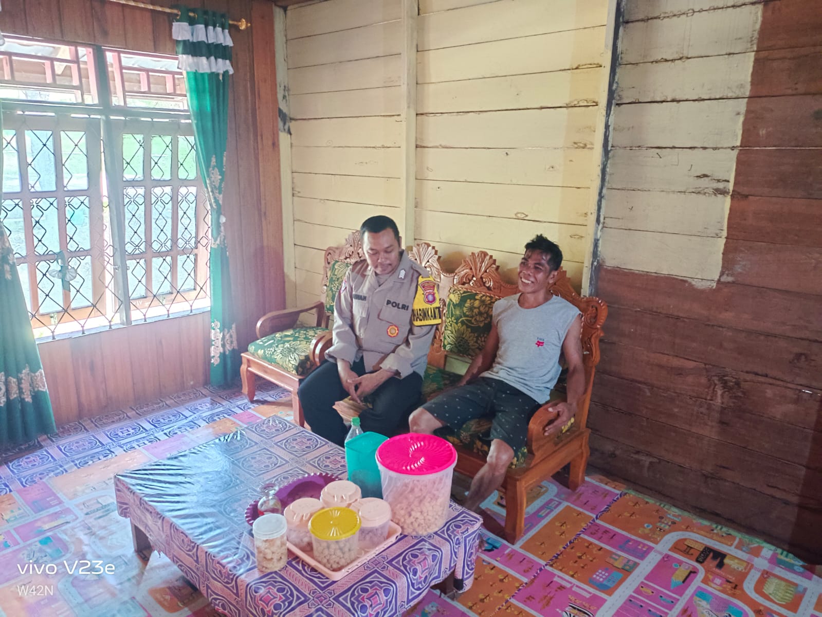 Bhabinkamtibmas Sambang ke Rumah Warga