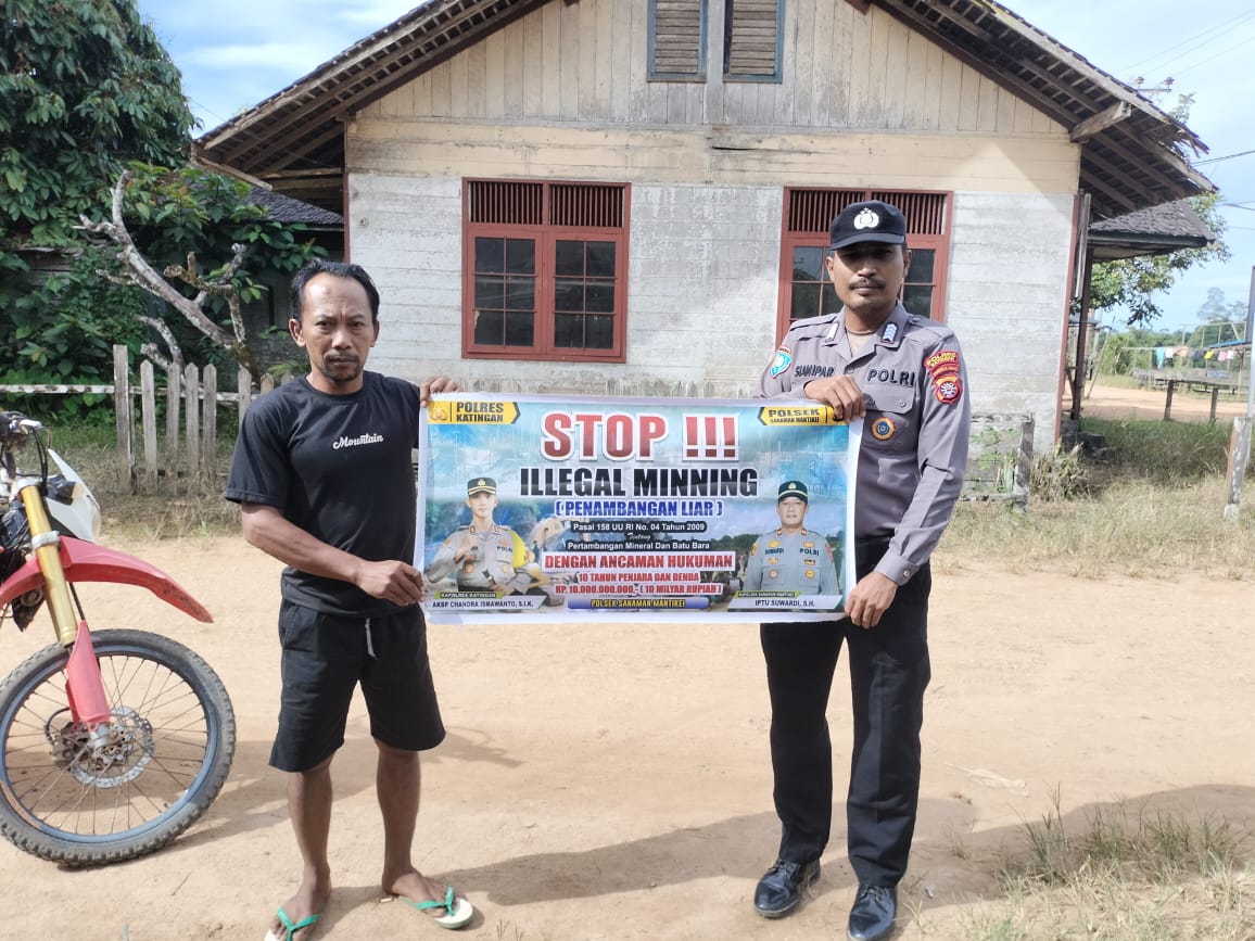 Bhabinkamtibmas Desa Tumbang Jala Sosialisasi tentang larangan Illegal Mining.