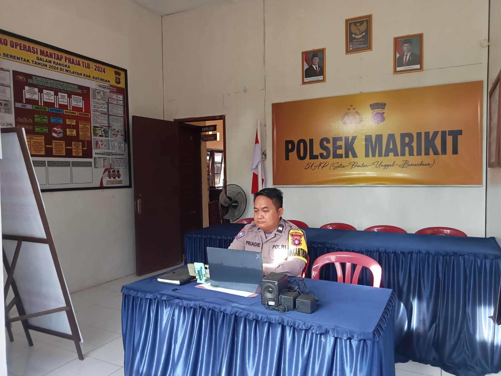 Personel Polsek Marikit Mengikuti Bimbingan Rohani (Bimroh) Secara Rutin Melalui Zoom Meeting.