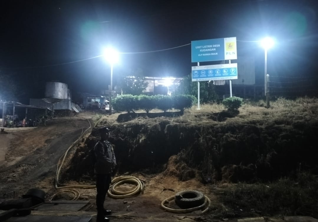 Piket Polsek Delang laksanakan patroli di Kantor PLN