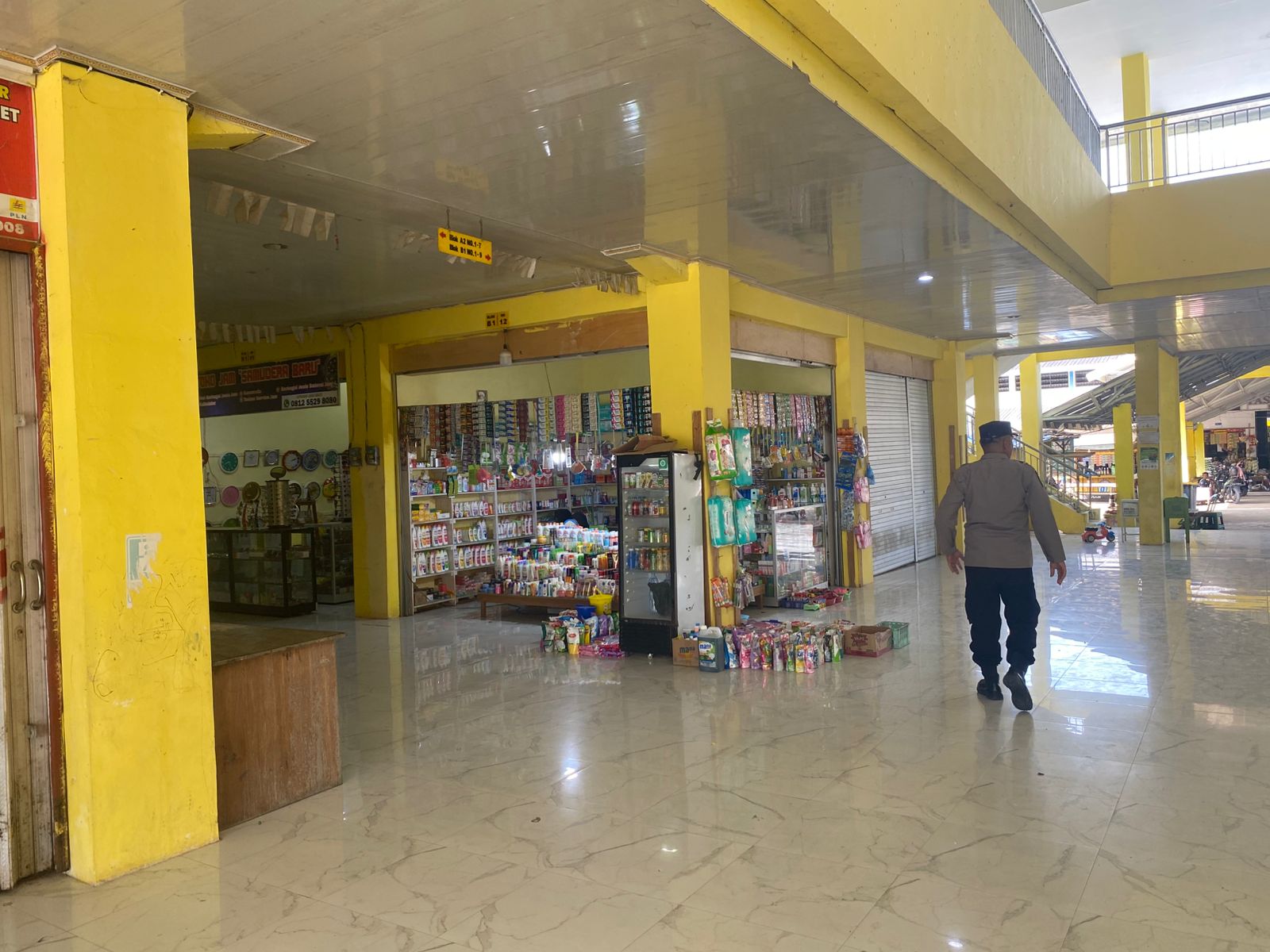 Tingkatkan Kamtibmas, Piket Polsek Bulik Sambangi Pedagang Pasar