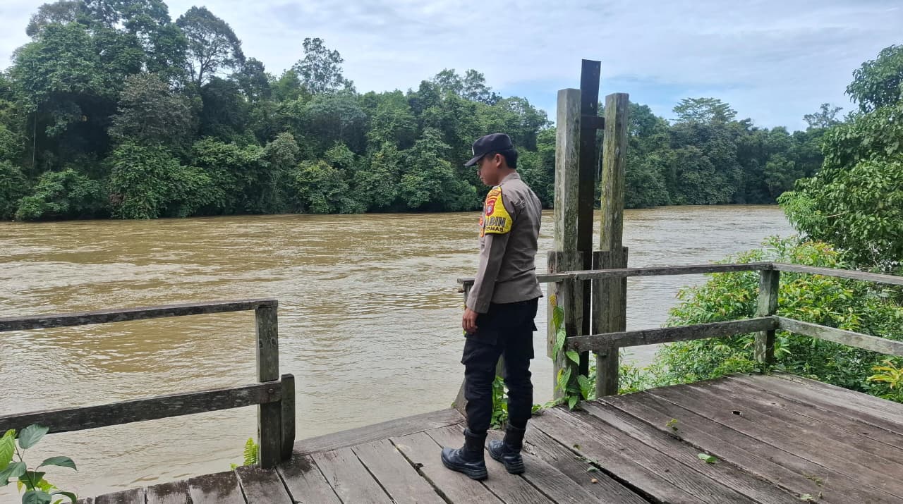 Piket Polsek Cek Debit Air Sungai Lamandau
