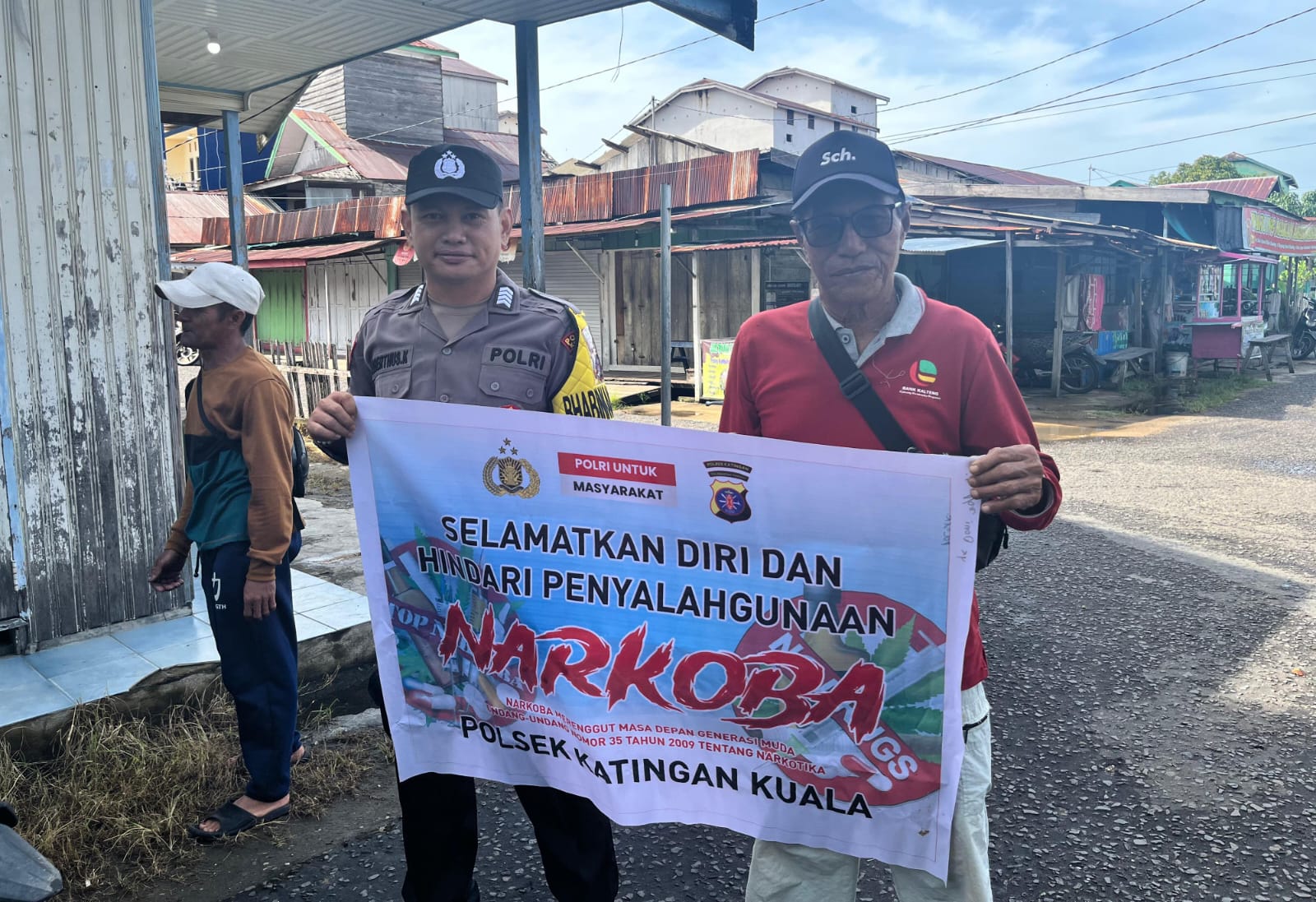 Bhabinkamtibmas Polsek Katingan Kuala Edukasi Bahaya Penyalahgunaan Narkoba Ke Masyarakat