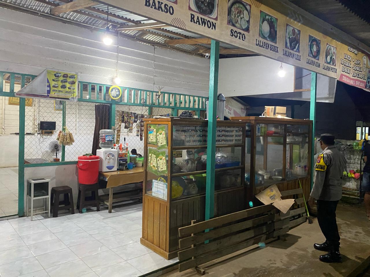 Piket Polsek Delang Sambangi Pedagang, Jalin Kedekatan dengan Masyarakat