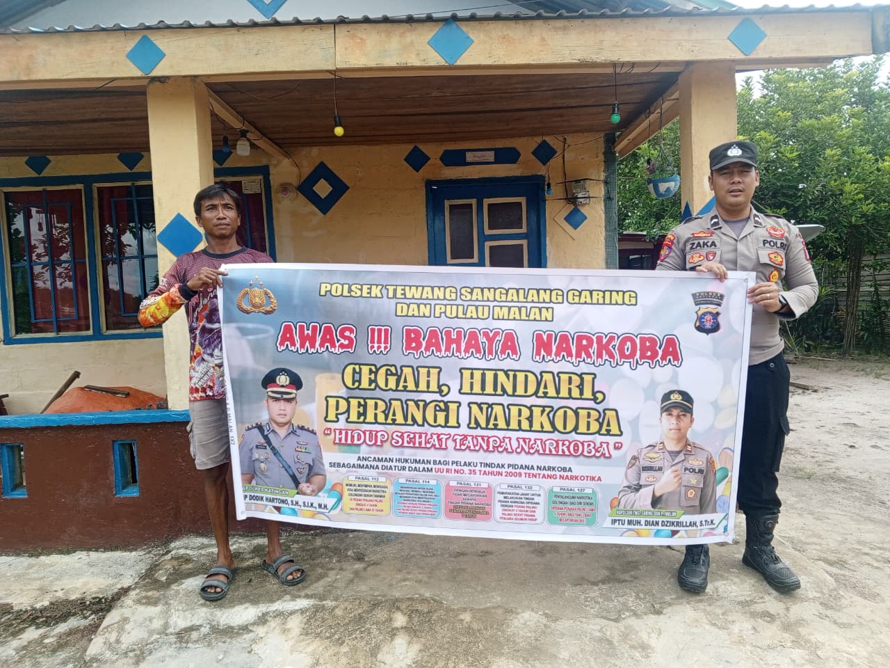 Melalui Media Spanduk, Polsek Tewang Sangalang Garing dan Pulau Malan Imbau Warga Tidak Terjerumus Penyalahgunaan Narkoba