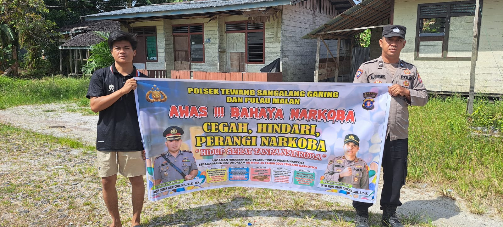 Melalui Media Spanduk, Polsek Tewang Sangalang Garing dan Pulau Malan Imbau Warga Tidak Terjerumus  Penyalahgunaan Narkoba.