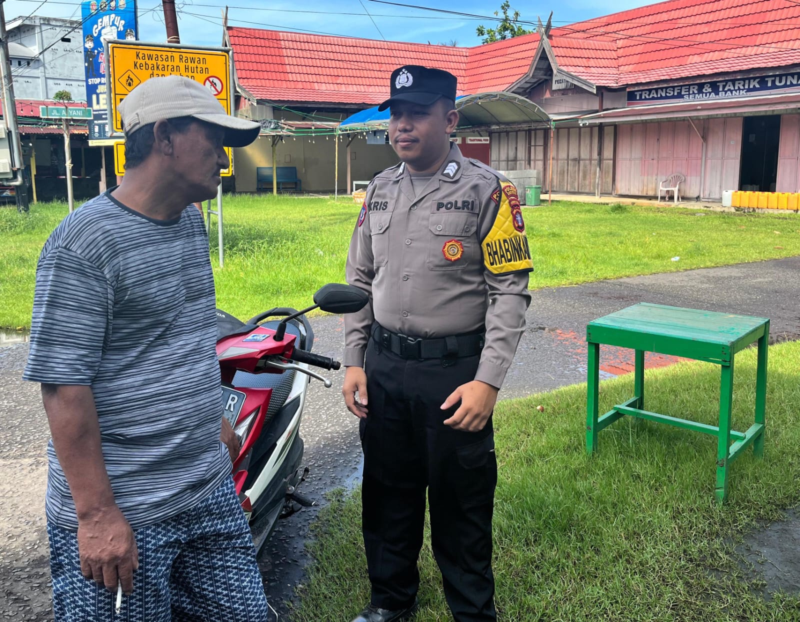 Bhabinkamtibmas Polsek Katingan Kuala Kunjungi Warga Binaannya Sampaikan Pesan Kamtibmas