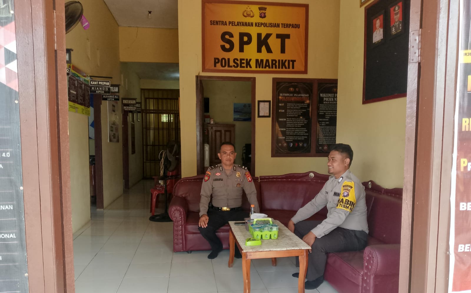 Personil Polsek Marikit Stand By di Mako Penjagaan.