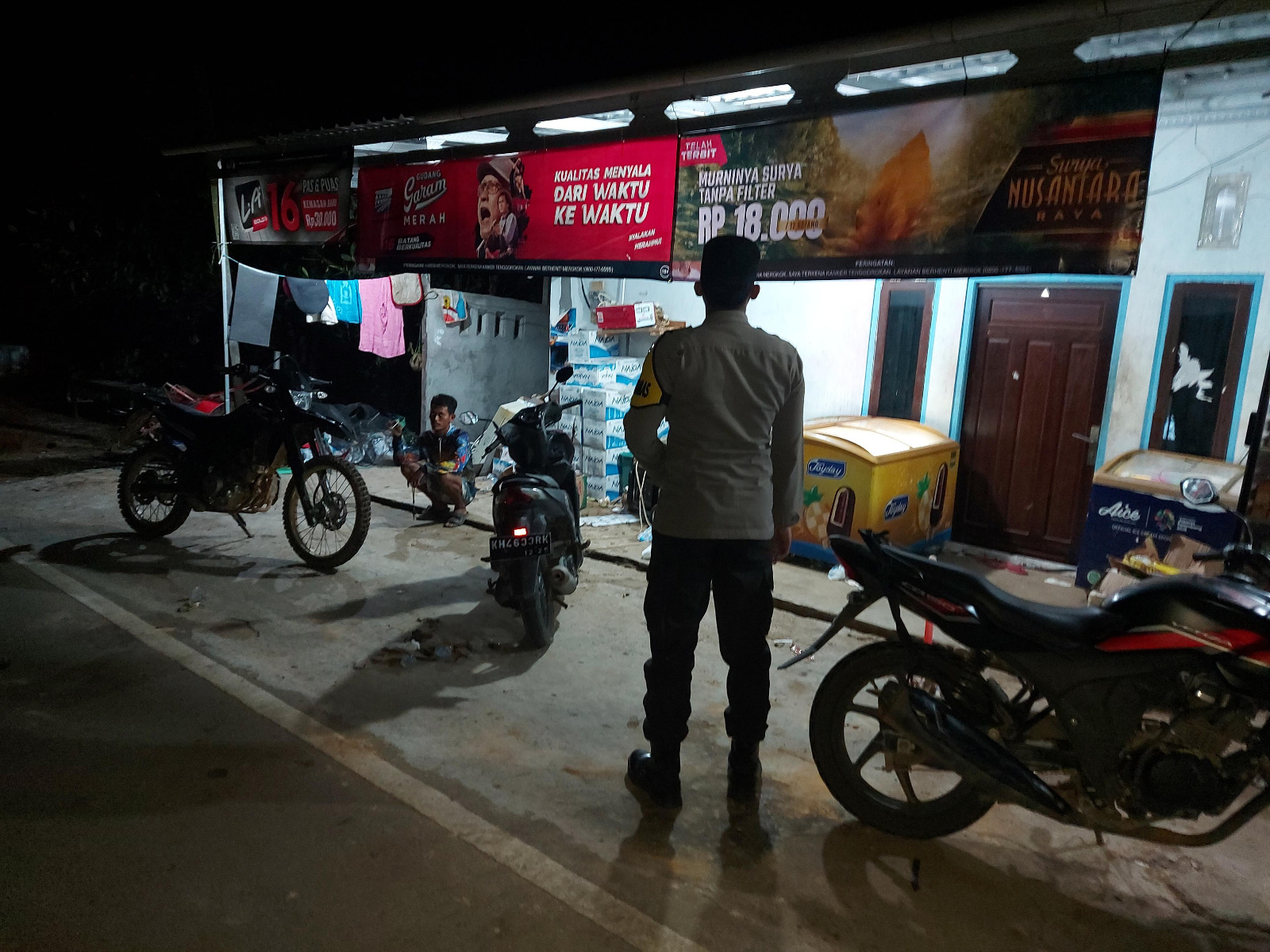 Piket Polsek Patroli kepertokoan diwilkum Polsek Delang