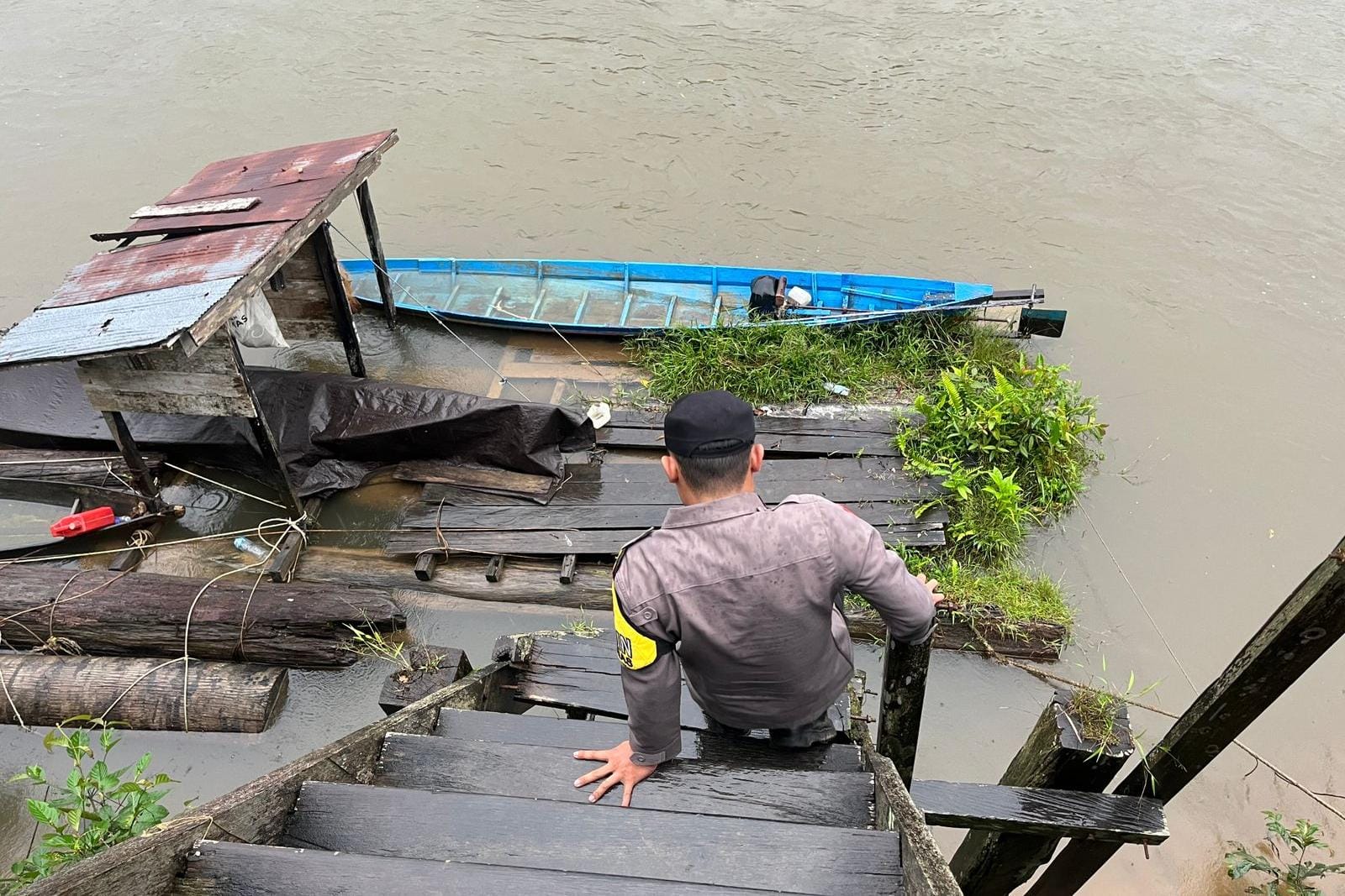 Piket Polsek Cek Debit Air Sungai Lamandau